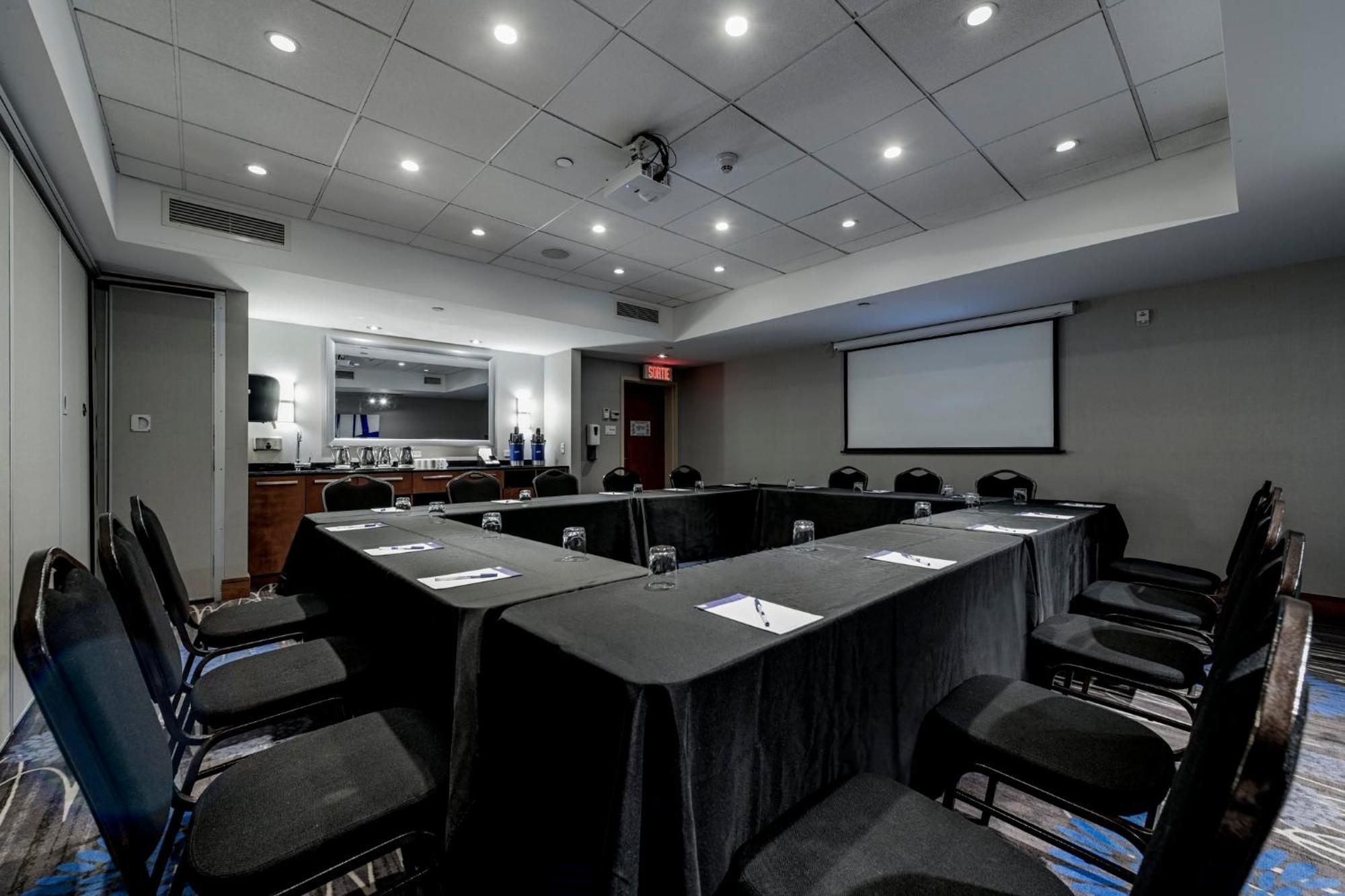 Holiday Inn Express Hotel & Suites Saint - Hyacinthe By Ihg Saint-Hyacinthe Exterior foto
