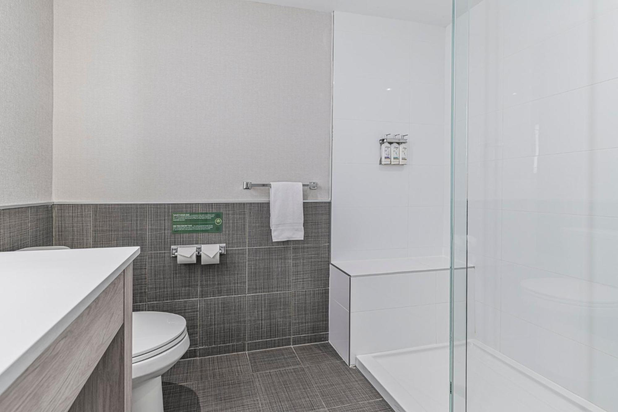 Holiday Inn Express Hotel & Suites Saint - Hyacinthe By Ihg Saint-Hyacinthe Exterior foto