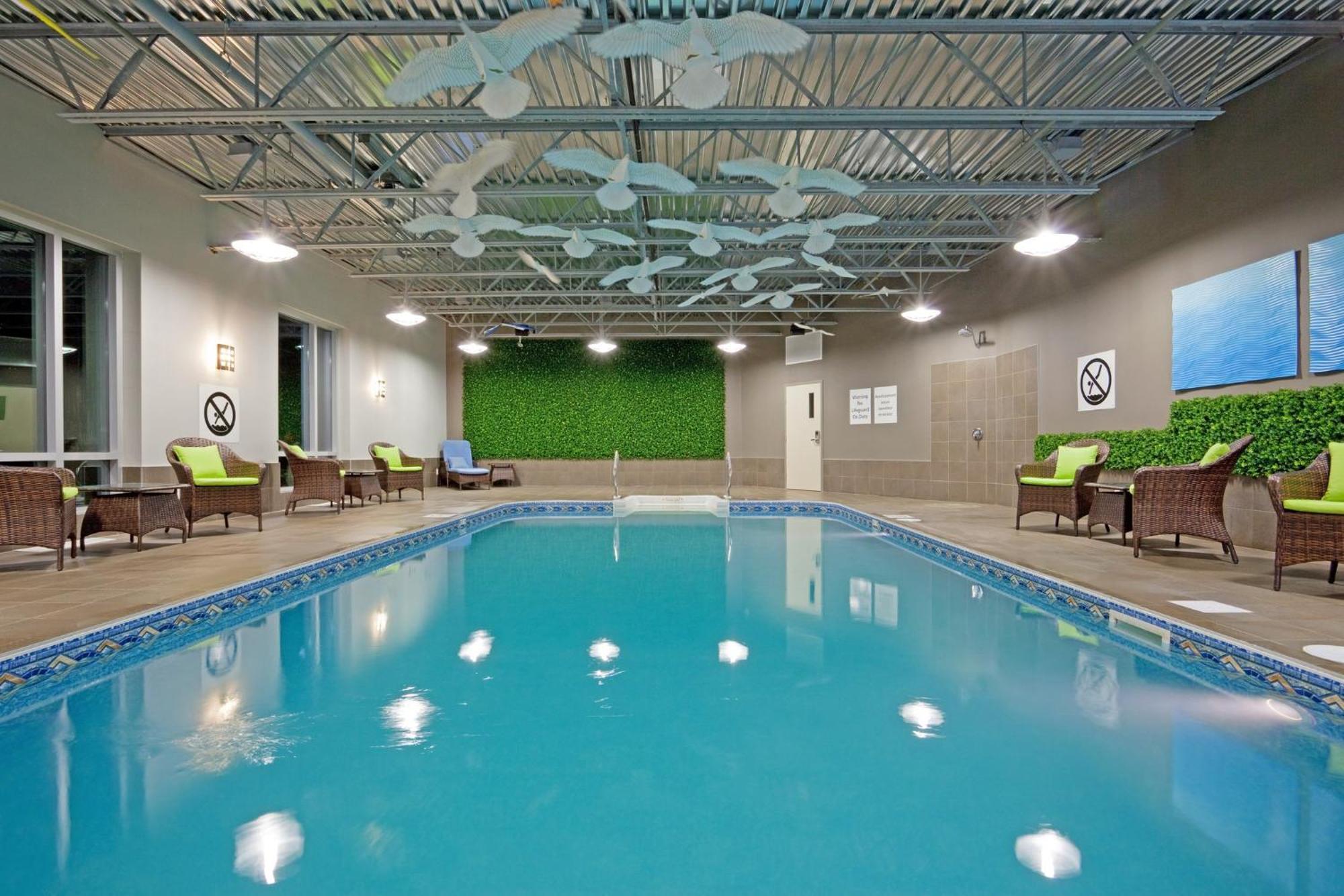 Holiday Inn Express Hotel & Suites Saint - Hyacinthe By Ihg Saint-Hyacinthe Exterior foto