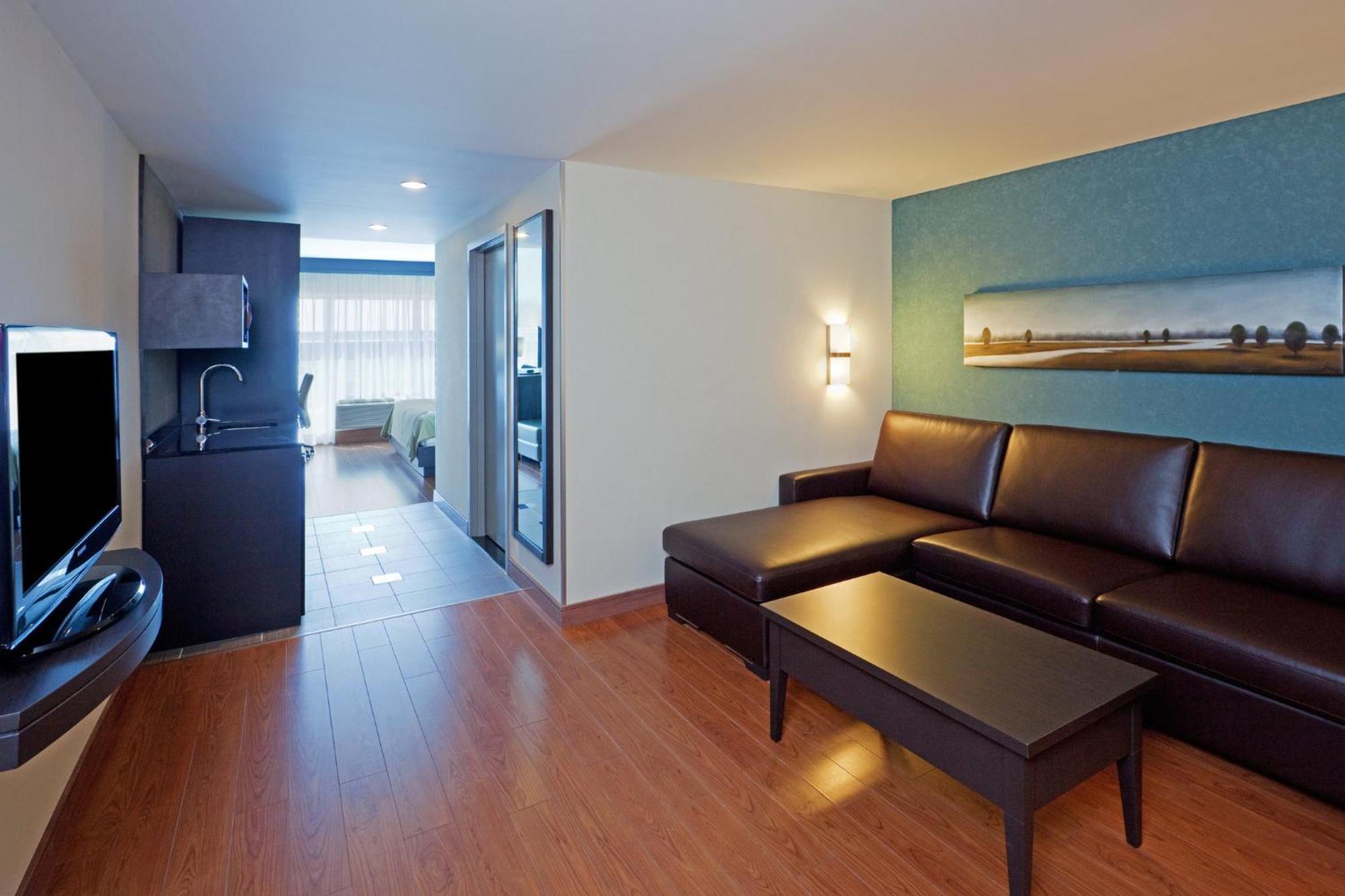 Holiday Inn Express Hotel & Suites Saint - Hyacinthe By Ihg Saint-Hyacinthe Exterior foto