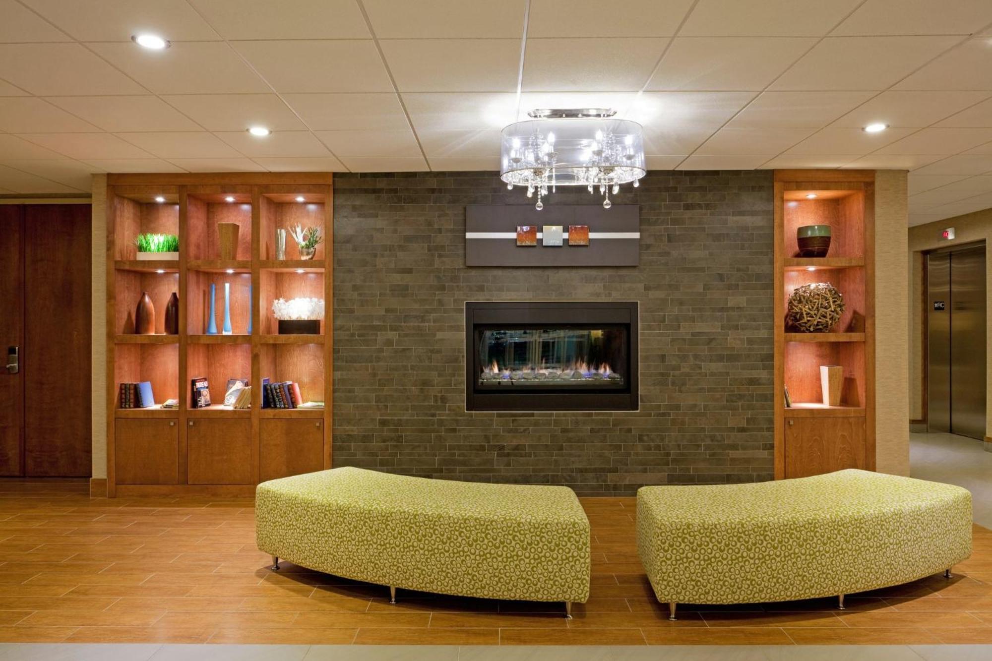 Holiday Inn Express Hotel & Suites Saint - Hyacinthe By Ihg Saint-Hyacinthe Exterior foto