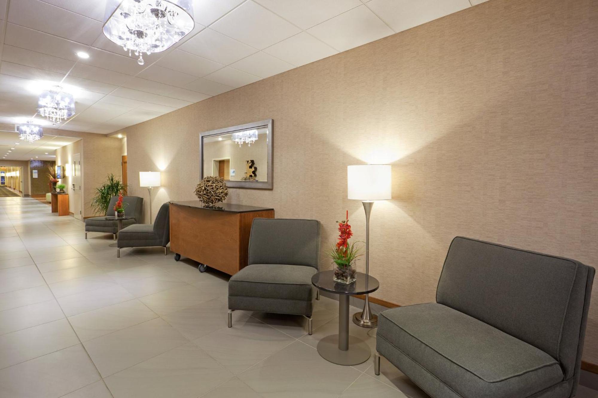Holiday Inn Express Hotel & Suites Saint - Hyacinthe By Ihg Saint-Hyacinthe Exterior foto