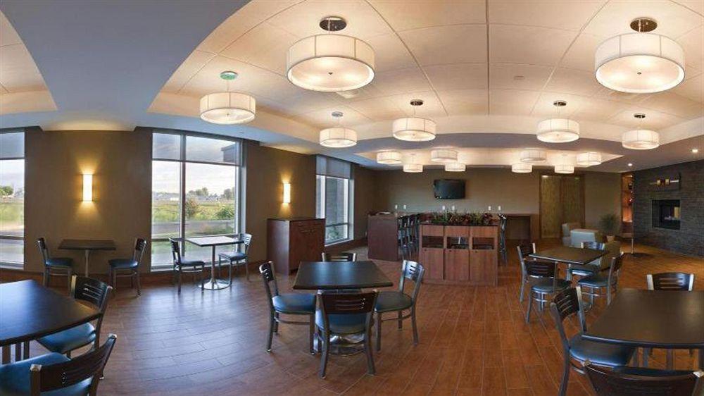 Holiday Inn Express Hotel & Suites Saint - Hyacinthe By Ihg Saint-Hyacinthe Exterior foto
