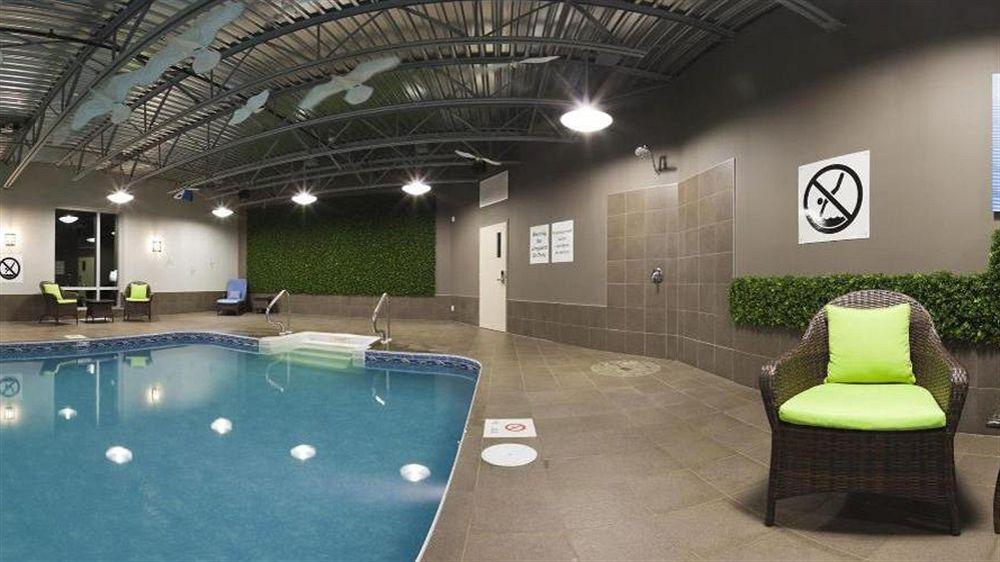 Holiday Inn Express Hotel & Suites Saint - Hyacinthe By Ihg Saint-Hyacinthe Exterior foto